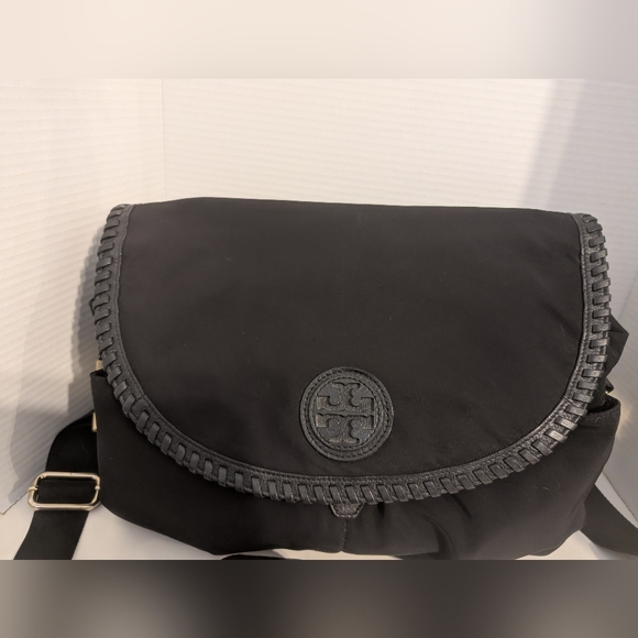 Tory Burch Marion Nylon & Leather Messenger/Baby Handbag - Picture 2 of 9